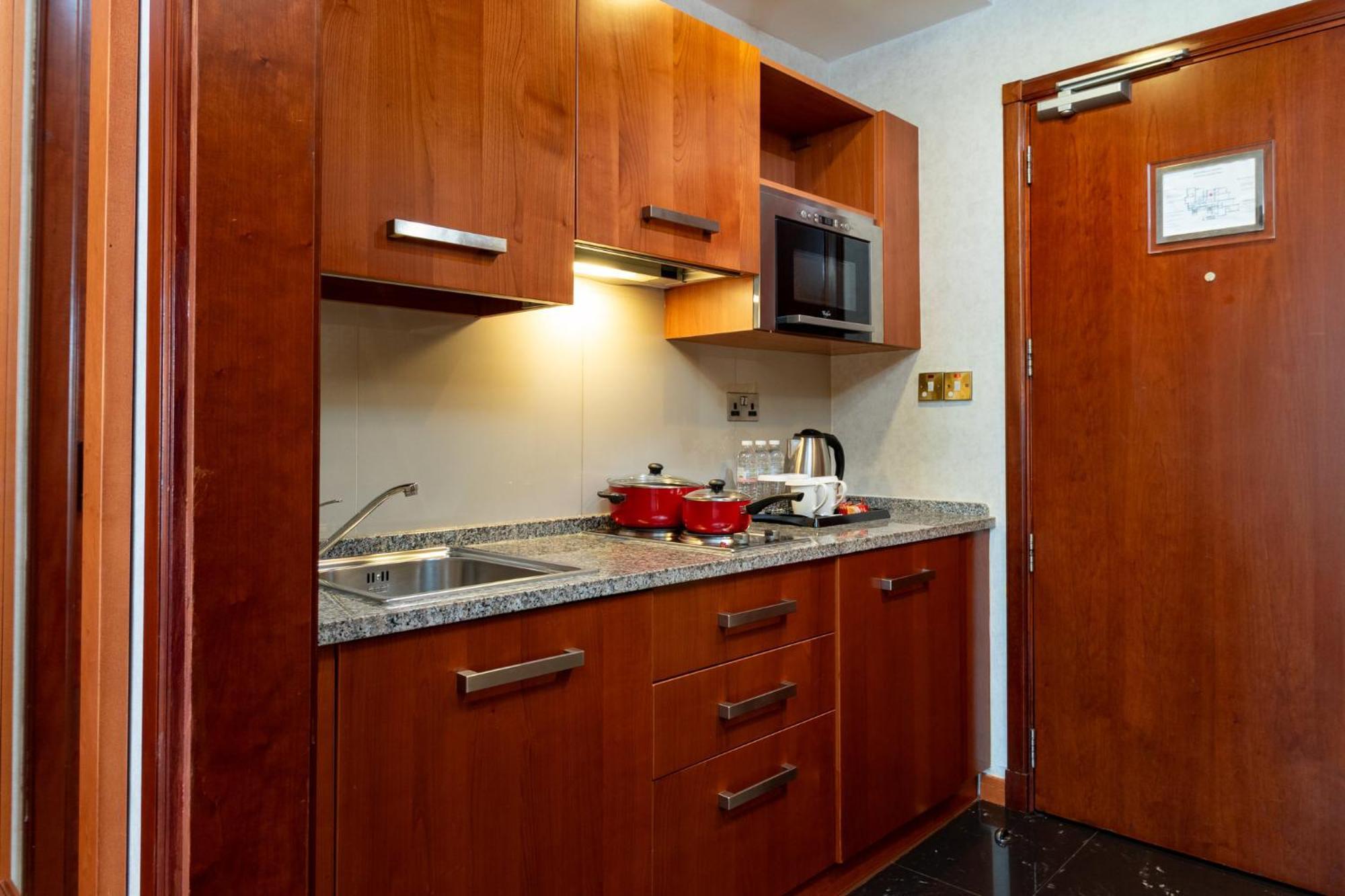 Holiday Inn - Suites Kuwait Salmiya By Ihg Koweït Extérieur photo