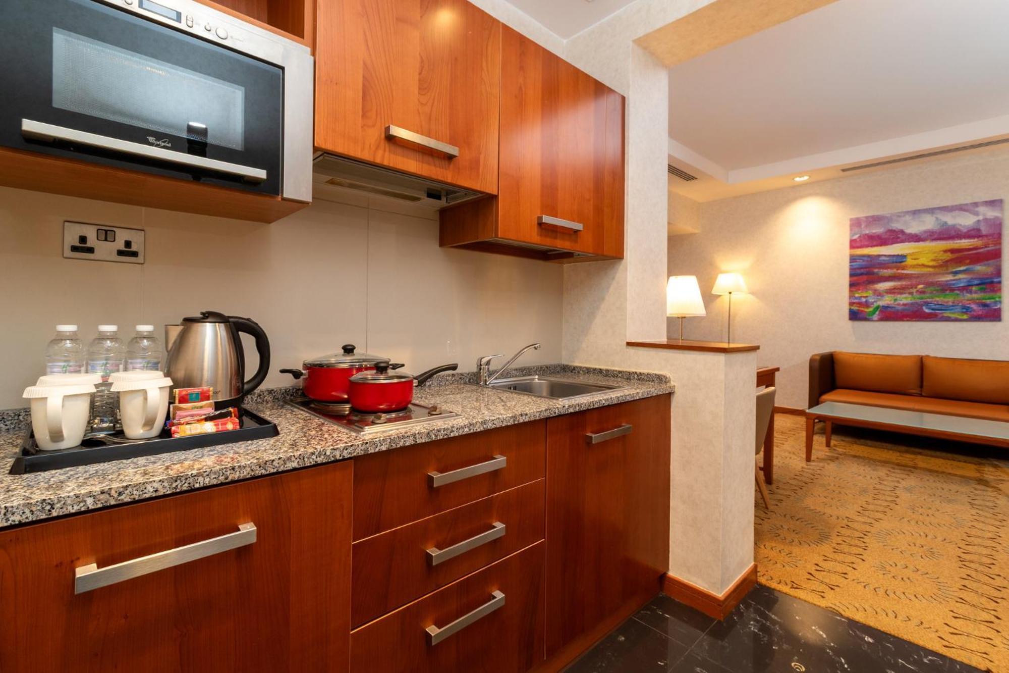 Holiday Inn - Suites Kuwait Salmiya By Ihg Koweït Extérieur photo