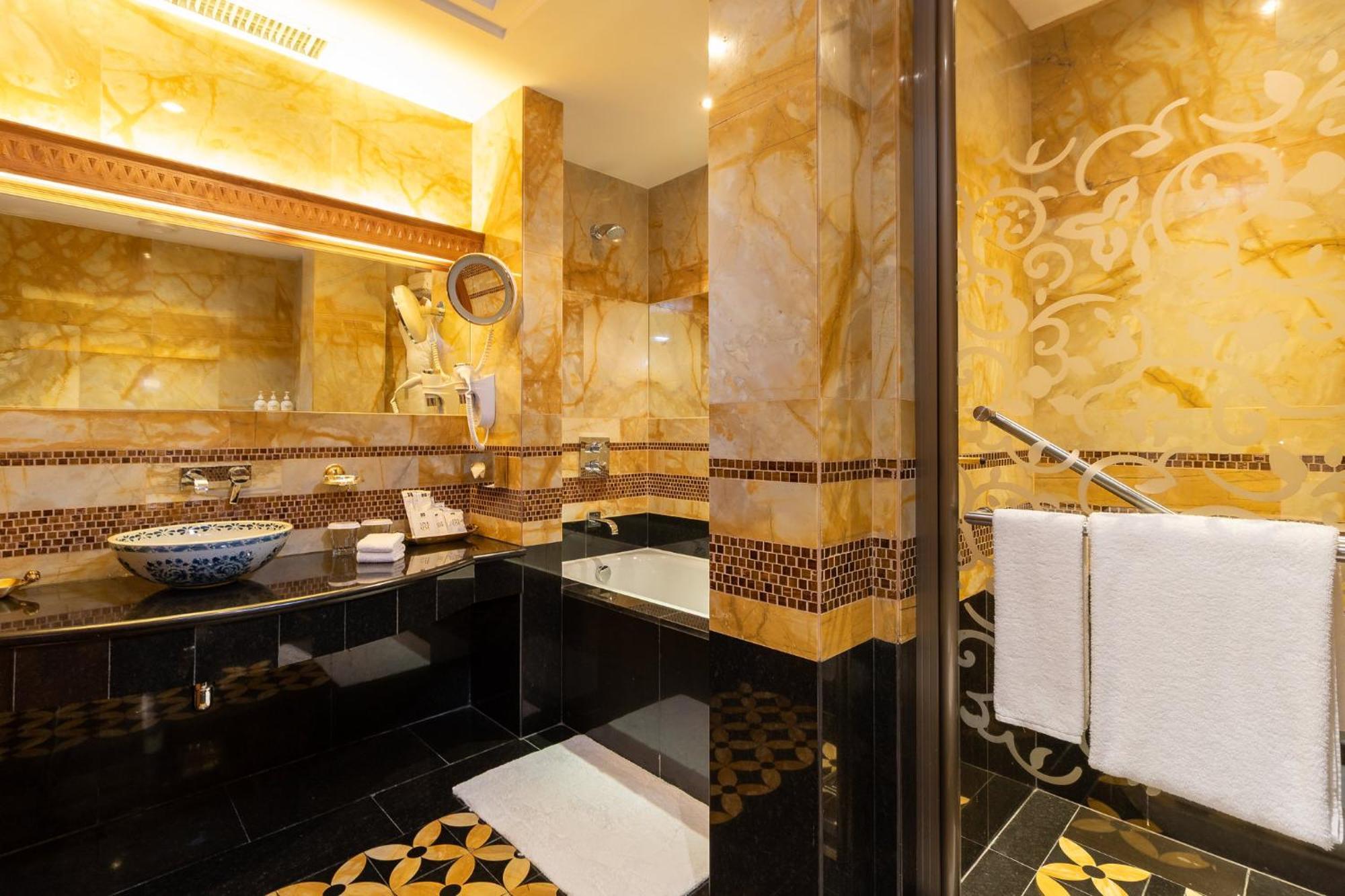 Holiday Inn - Suites Kuwait Salmiya By Ihg Koweït Extérieur photo
