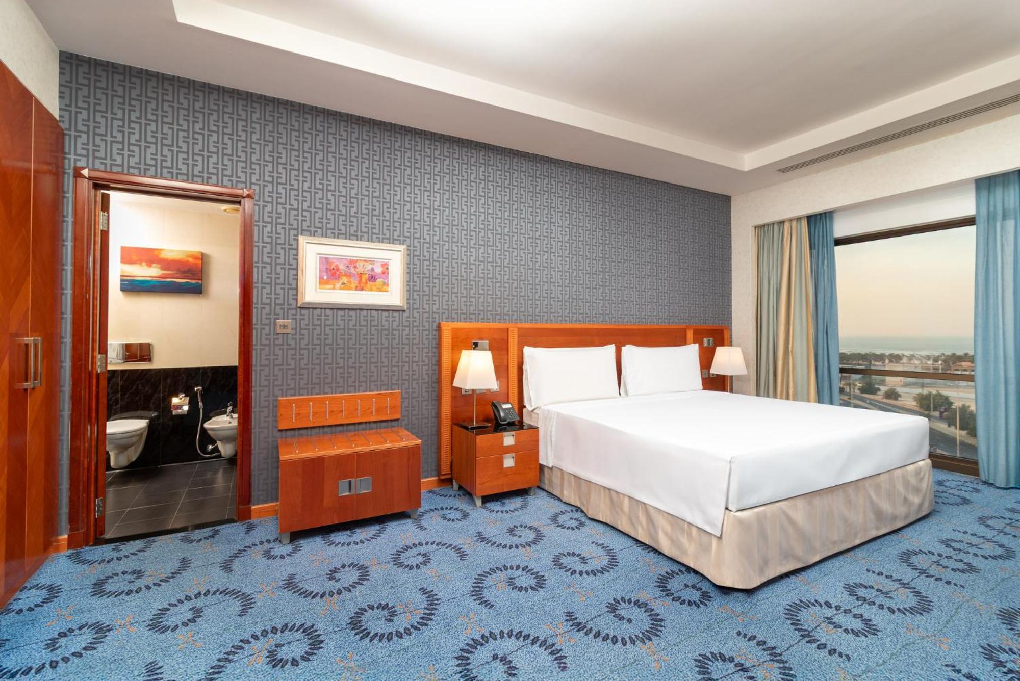 Holiday Inn - Suites Kuwait Salmiya By Ihg Koweït Extérieur photo